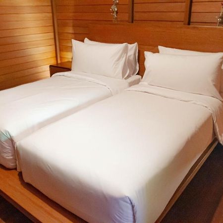 Point Of View Hotel & Resort ماجالينغكا المظهر الخارجي الصورة